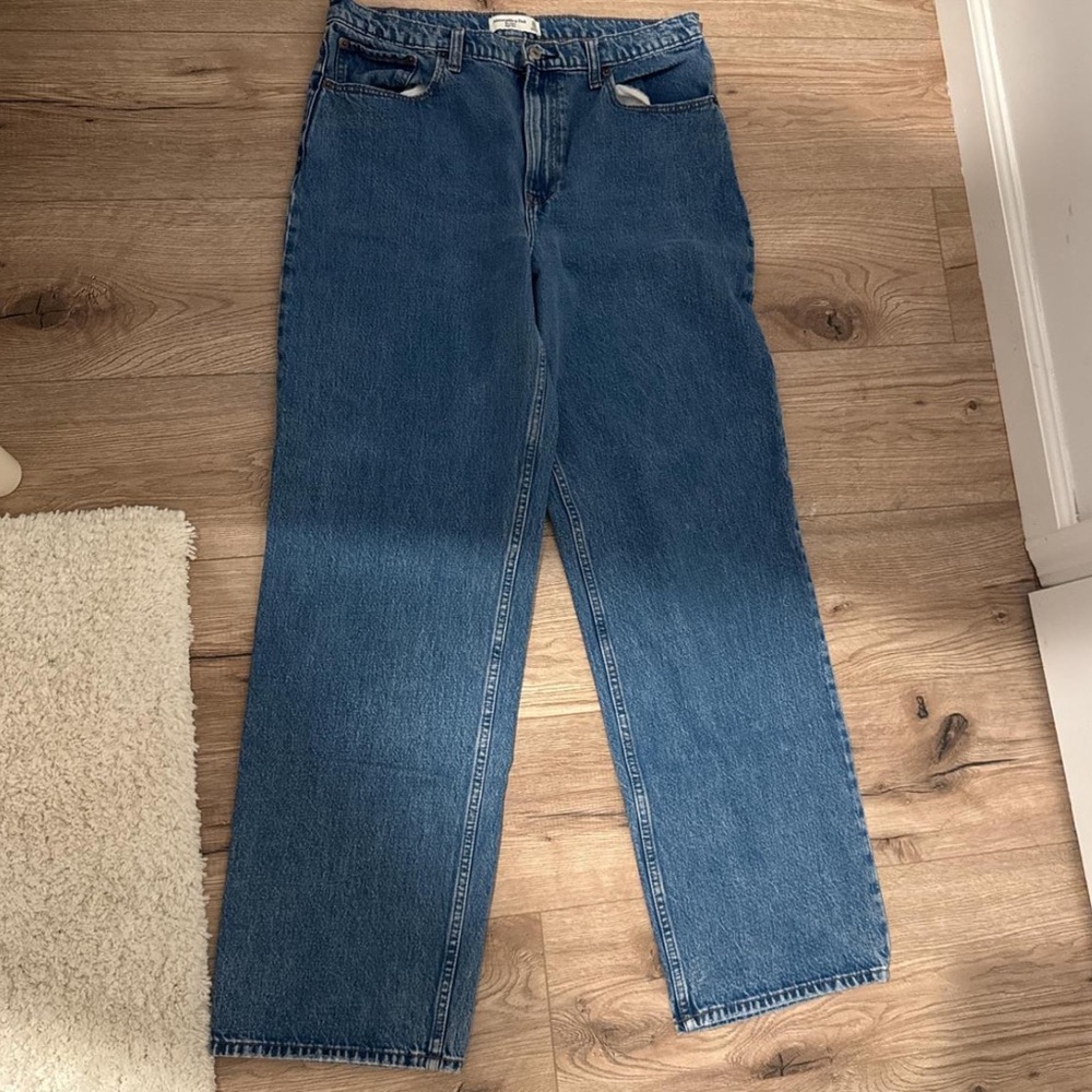 ABERCROMBIE & FITCH The Loose High Rise Jeans
